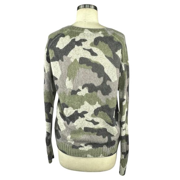 360 CASHMERE Green Gray Camouflage Camo Wool Cashmere V-Neck Sweater Size Small - Picture 3 of 7